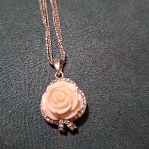 Ivory rose Parklane necklace with Swarovski crystals